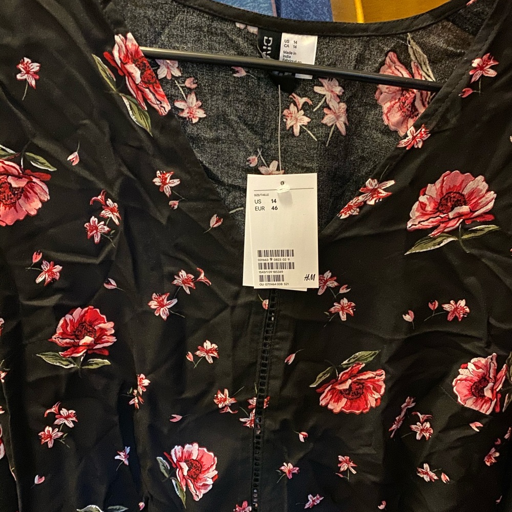 Floral bell end sleeved blouse